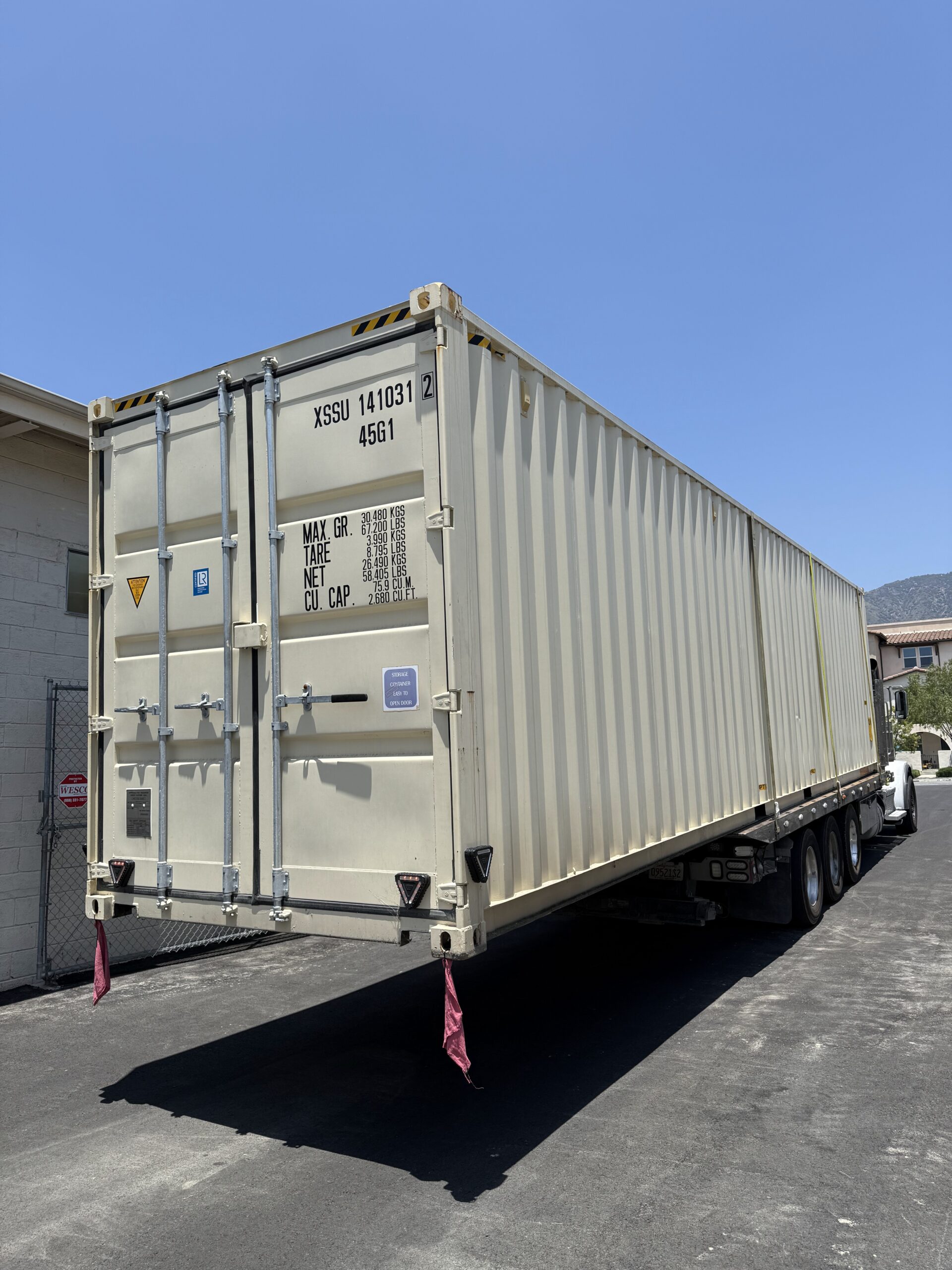 Vertical 40 FT High Cube Double Door One Trip Container Side View